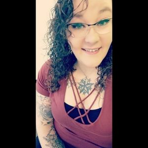 Meet your Posher, Caitlin